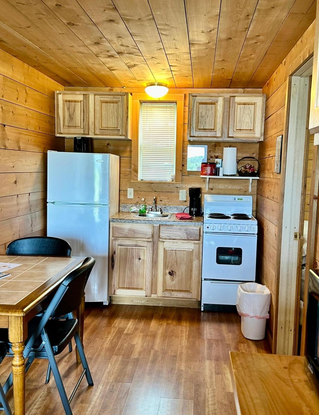 Lakeside Motel, Cabins And Rv Kingston Bagian luar foto